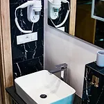 Cobalt アパートホテル
